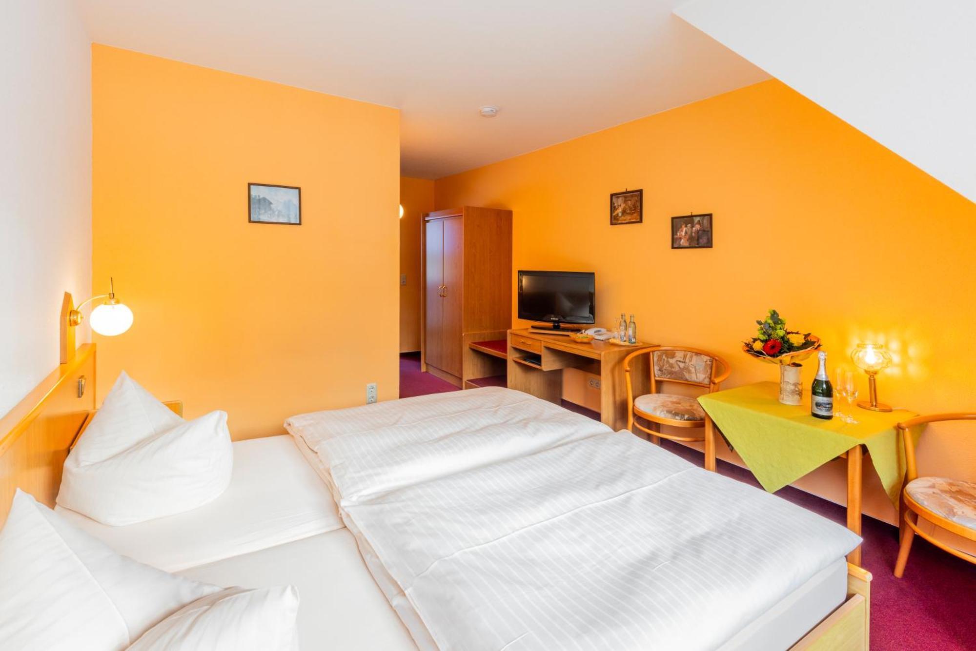 Hotel Gondelfahrt Kurort Jonsdorf Buitenkant foto